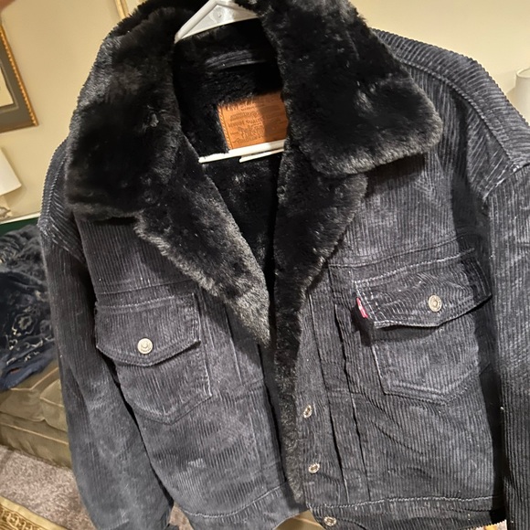 Small black Levi jacket - Picture 3 of 3